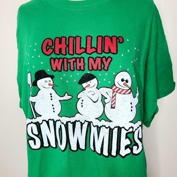 Gildan | Chillin' With My Snowmies Tee - Picture 2 of 3